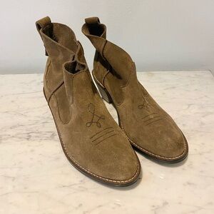 NEW Kelsi Dagger Kamper Suede Booties Size 6